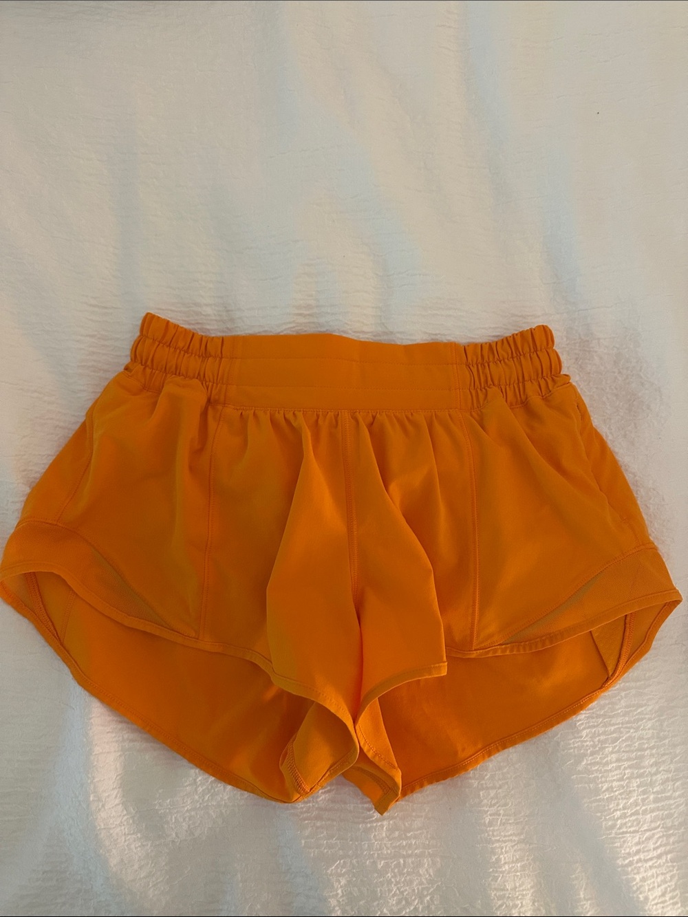 Lululemon Low Rise Hotty Hot Shorts 2.5”